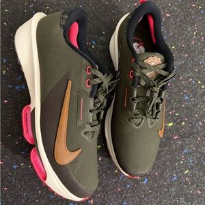 Nike Zoom Infinity Tour with Air Zoom Olive Golf Shoe Size 10 BRAND NEW!!